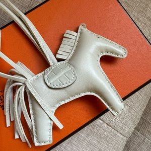 HERMES RODEO TOUCH PM IN CRAIE